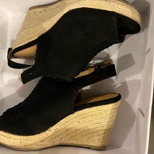 Report black 4 inch sandal